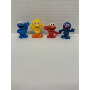Lot of 4 2013 Hasbro Sesame Street Workshop  3” Figures Cookie Monster Big Bird